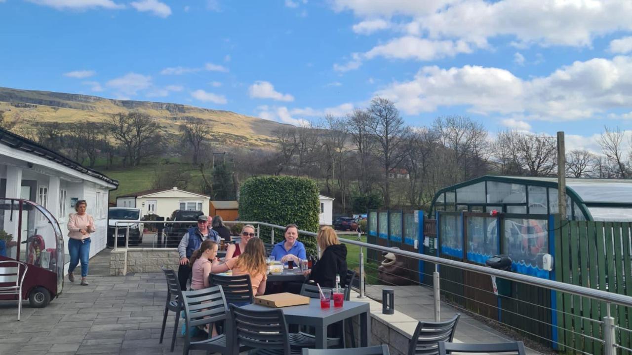 Campsie Glen Holiday Park Fintry Экстерьер фото
