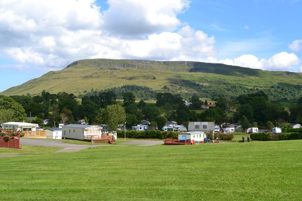Campsie Glen Holiday Park Fintry Экстерьер фото